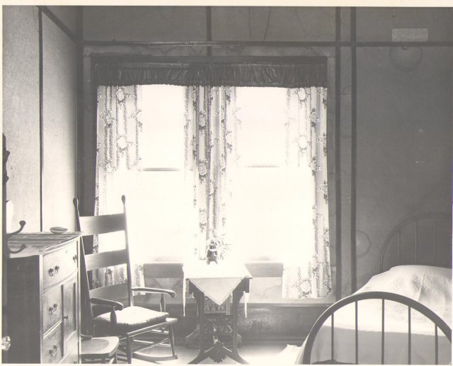 wideningtamiamitrstorebedroom.jpg