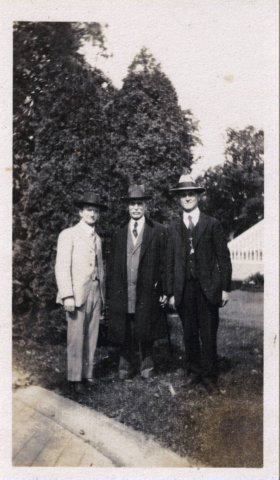 brothersdavidrichardsjamesbubbettjamesc1918.jpg