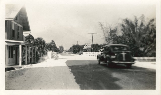 oldstoreesterorbridgefacingn1936.jpg