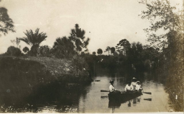 ladiesinboatonesteroriverpostcard.jpg